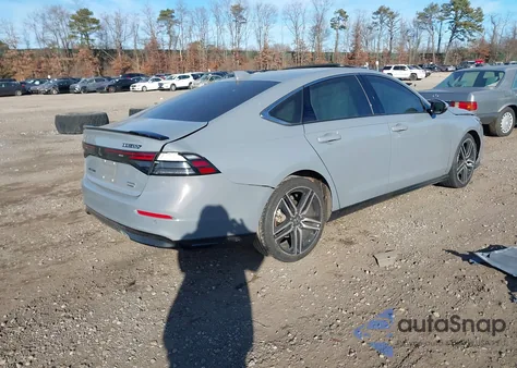 2025 Honda Accord Hybrid Touring z USA, uszkodzony, nr VIN 1HGCY2F8XSA004618